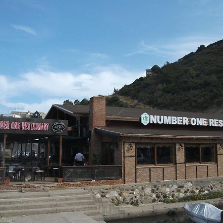 Number One Apart Hotel Karaburun  Exteriör bild