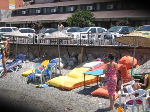 Number One Apart Hotel Karaburun  Exteriör bild