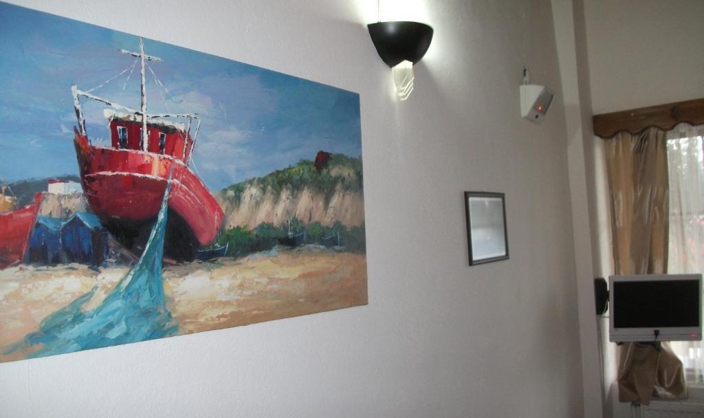 Number One Apart Hotel Karaburun  Rum bild