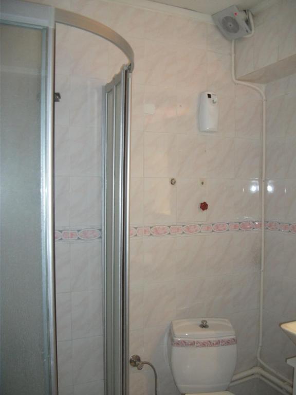 Number One Apart Hotel Karaburun  Rum bild
