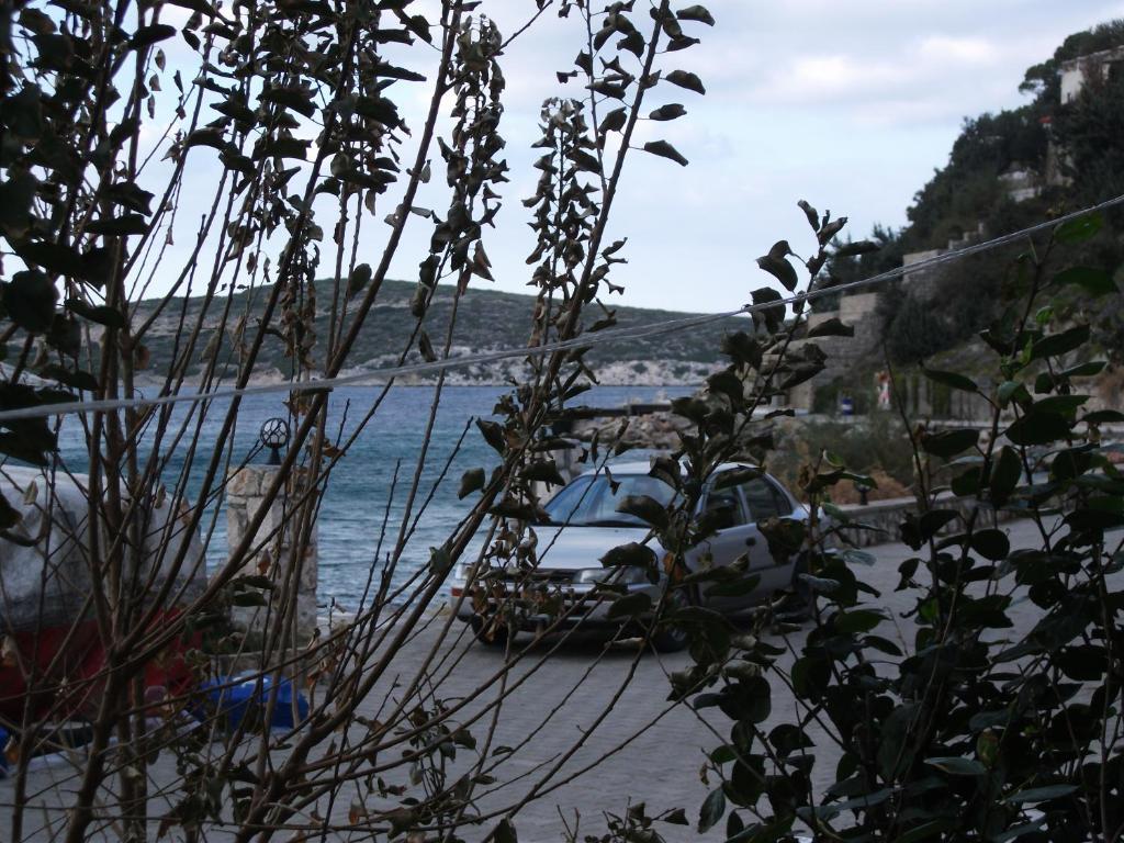 Number One Apart Hotel Karaburun  Exteriör bild