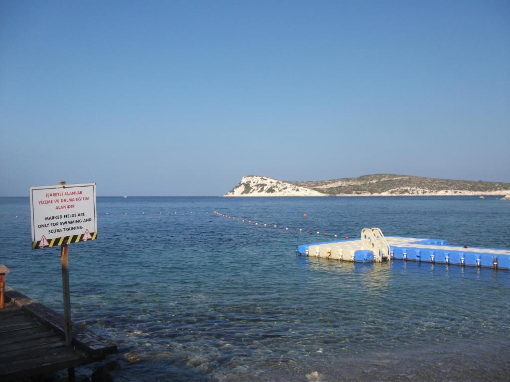 Number One Apart Hotel Karaburun  Exteriör bild